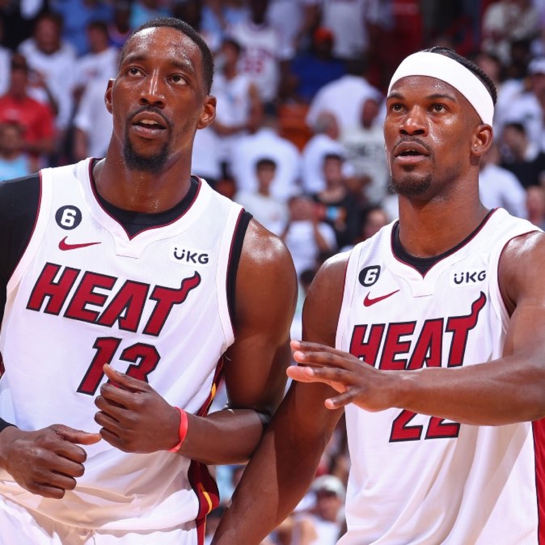 欧博登录-败北首场状态出色，雄鹿观众沸腾！，蒂姆重返赛场上演精彩一战的简单介绍