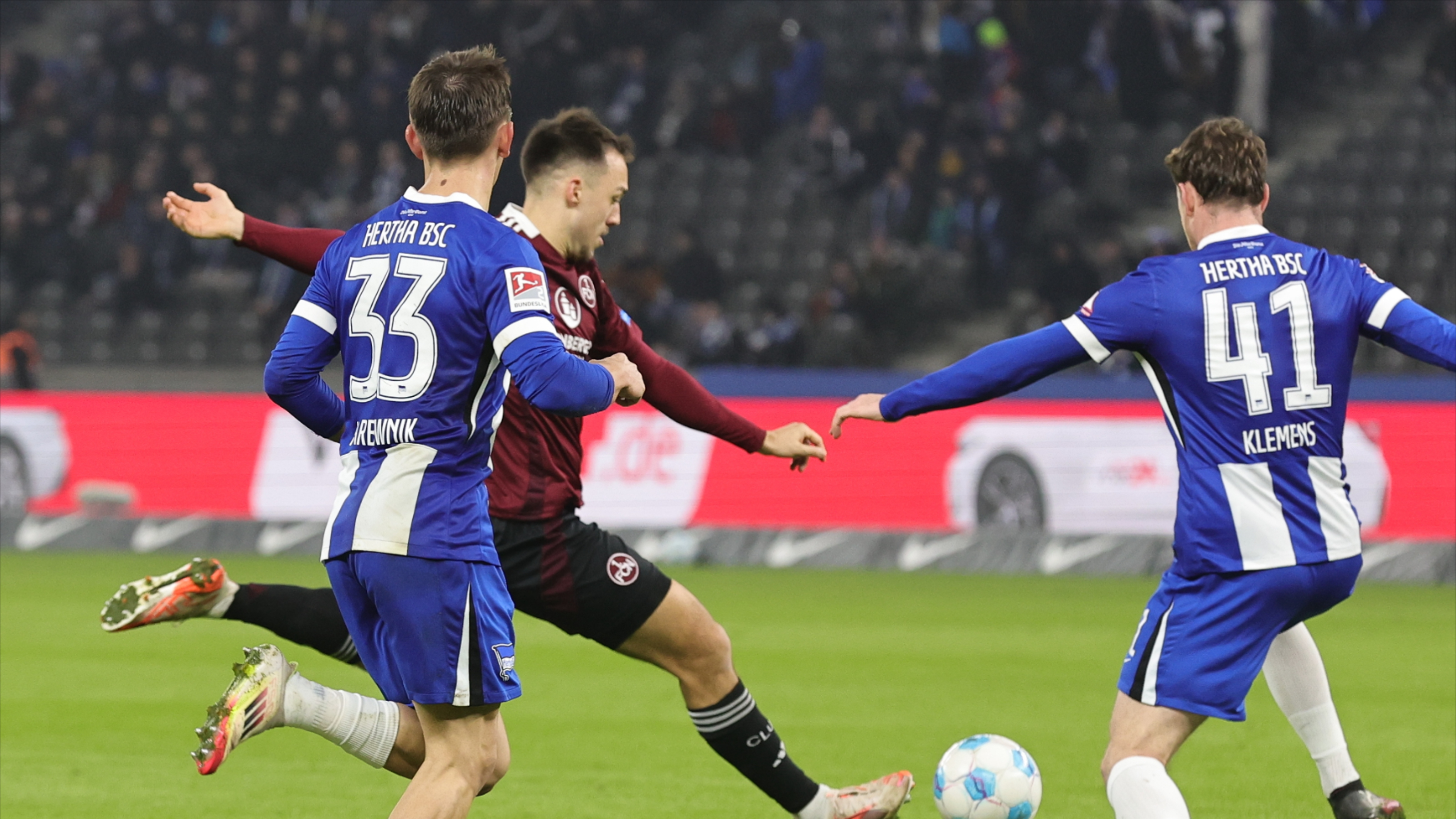 包含西汉姆训练开放日，加时末段刷新队史纪录引欢呼，德甲在即，控场能力受关注的词条